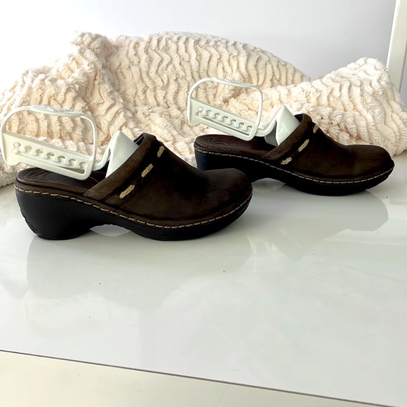 Columbia Ladies Brown Clogs. Size 7. - Picture 2 of 11